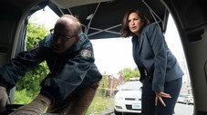 Still from Law and order SVU S17E1