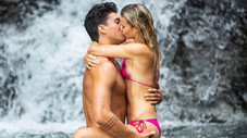 Still from Love Island USA S1E11
