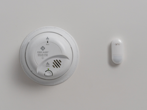 Arlo All-in-One Sensor - 8 in 1 with Open/Close Detection, Motion Sensor, Water Leak Detection, Freeze Detection, Tilt Detection, Smoke Alarm Listening, CO Alarm Listening - 1 Pack, Add-On, MS1001​ — product image