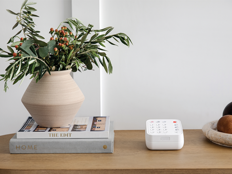 Arlo Cellular & Battery Backup Box – Certified Accessory – Only Works with Arlo Home Security System (SS1501 and SS1201), White – LBB1001 — product image